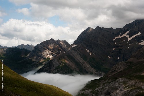 photo angelle-paysage-gavarni-pyrenees lumiere ombre immensité mer de nuages