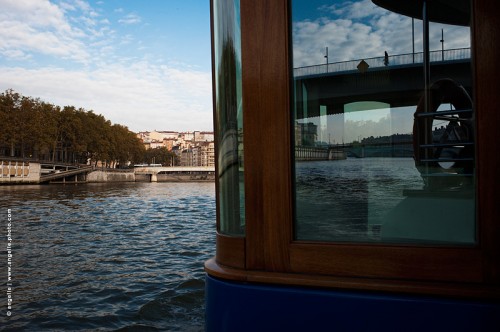 photo © angelle-vaporeto-lyon reflets pont ville voyage  silhouette