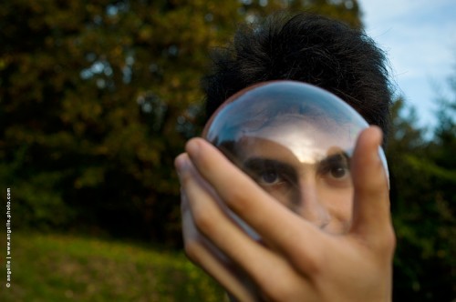 photo © angelle-visage-bulle-automne- jeux-visuel-main-folie