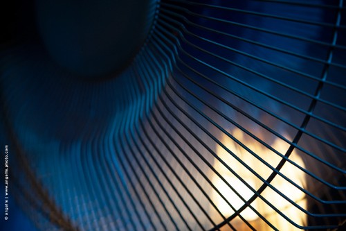 photo © angelle-ventilateur fraicheur nuit chaleur mouvement air bleute été