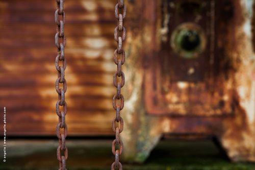 photo © angelle chaine industrie abandon metal store rouille vieux brun magie étrange