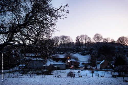 photo © angelle village hivers lumiere douceur reve ballade paysage crépuscule campagne 
