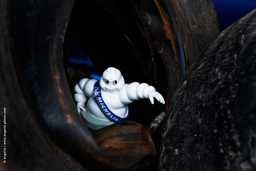 photo © angellebonhomme michelin publicite vieux pneus automobile mouvement insolitegarage