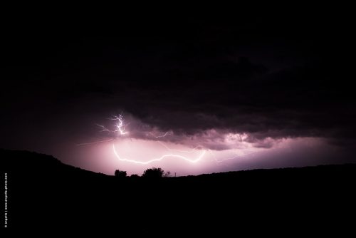 photo © angelle orage d'été eclair campagne nièvre nuit ciel impressionnant